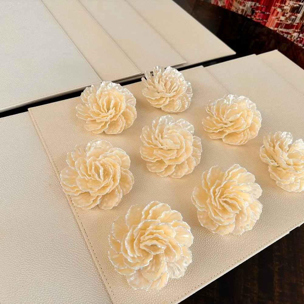 Madrepérola Flower Napkin Rings with placemats (set of 8)